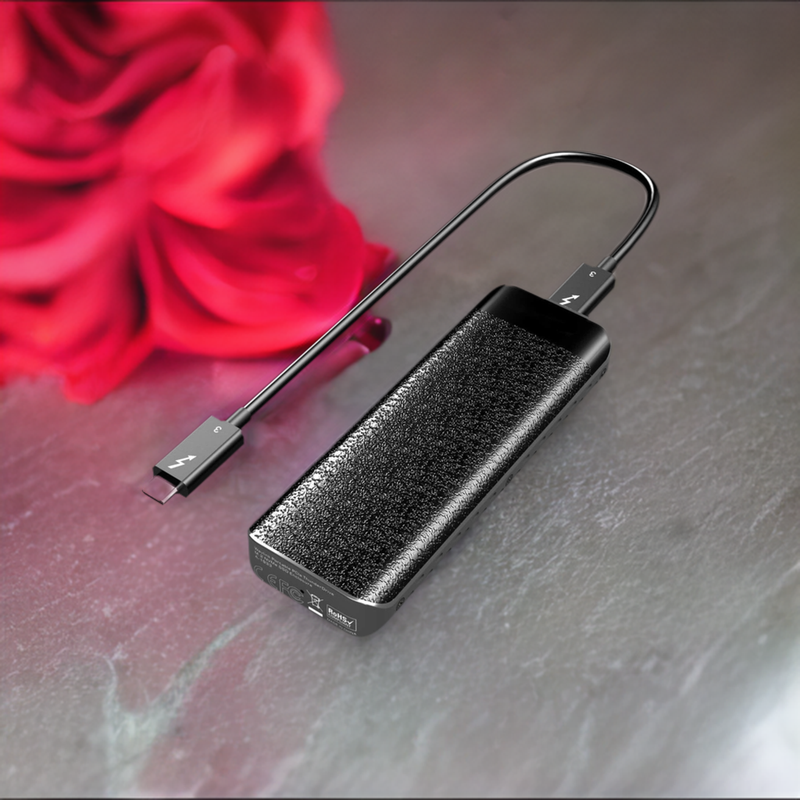 Load image into Gallery viewer, 4XEM Portable Thunderbolt 3 PCle NVMe SSD Enclosure