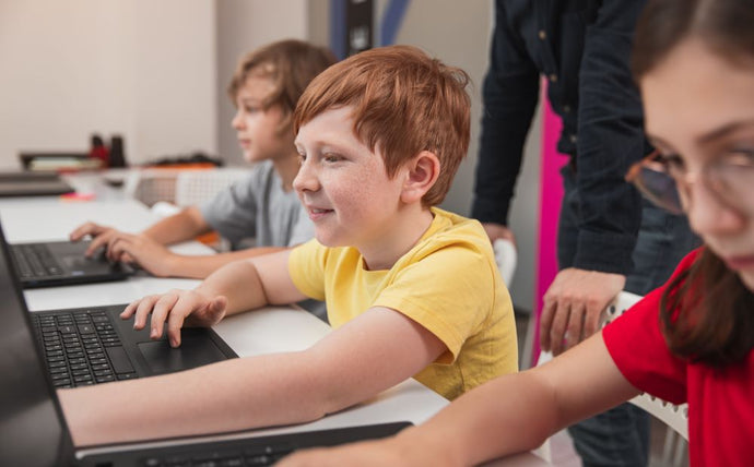 Choosing the Right Charging Solutions for K-12 Devices